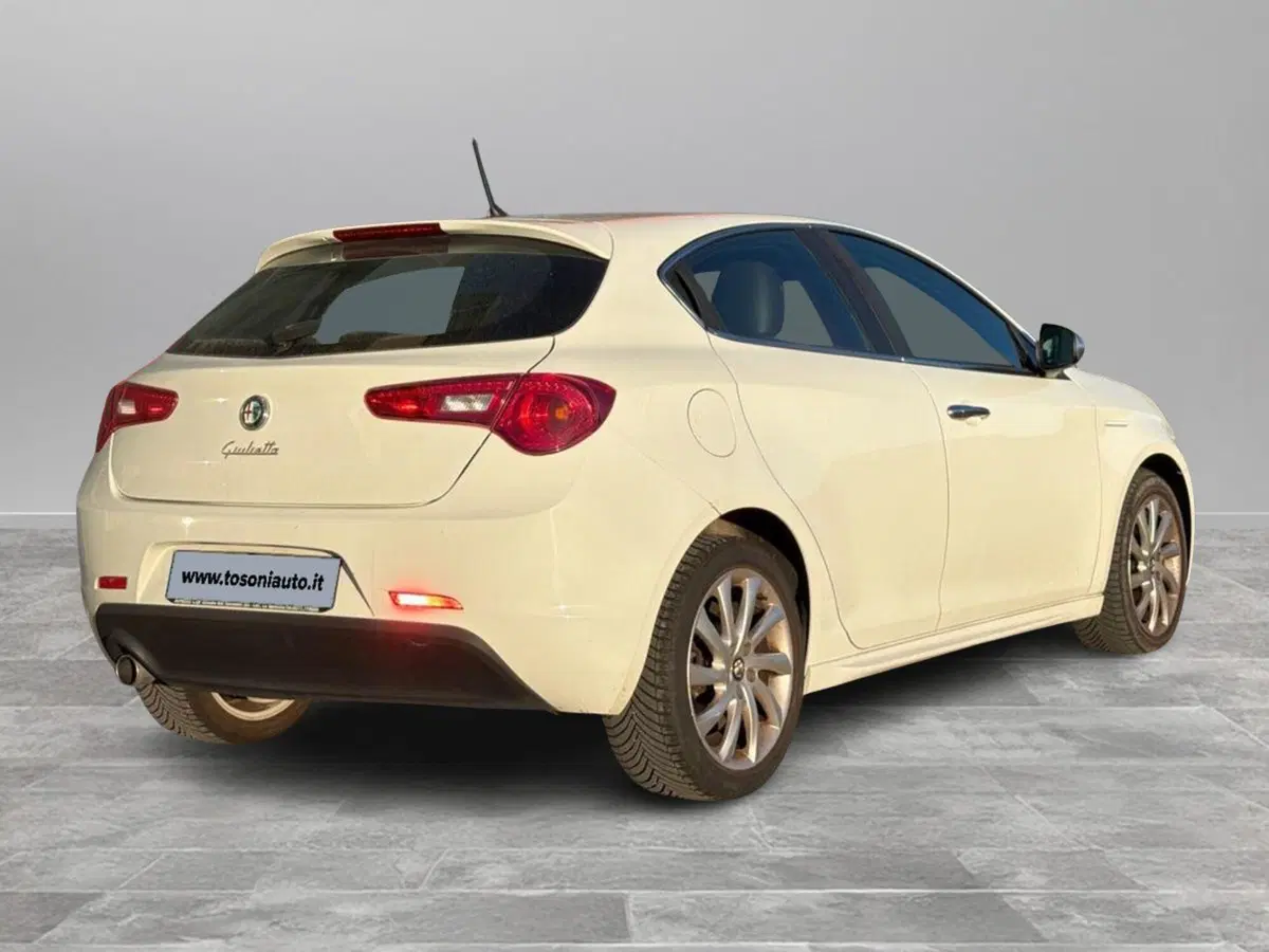 Alfa Romeo Giulietta usata a Siena (6)
