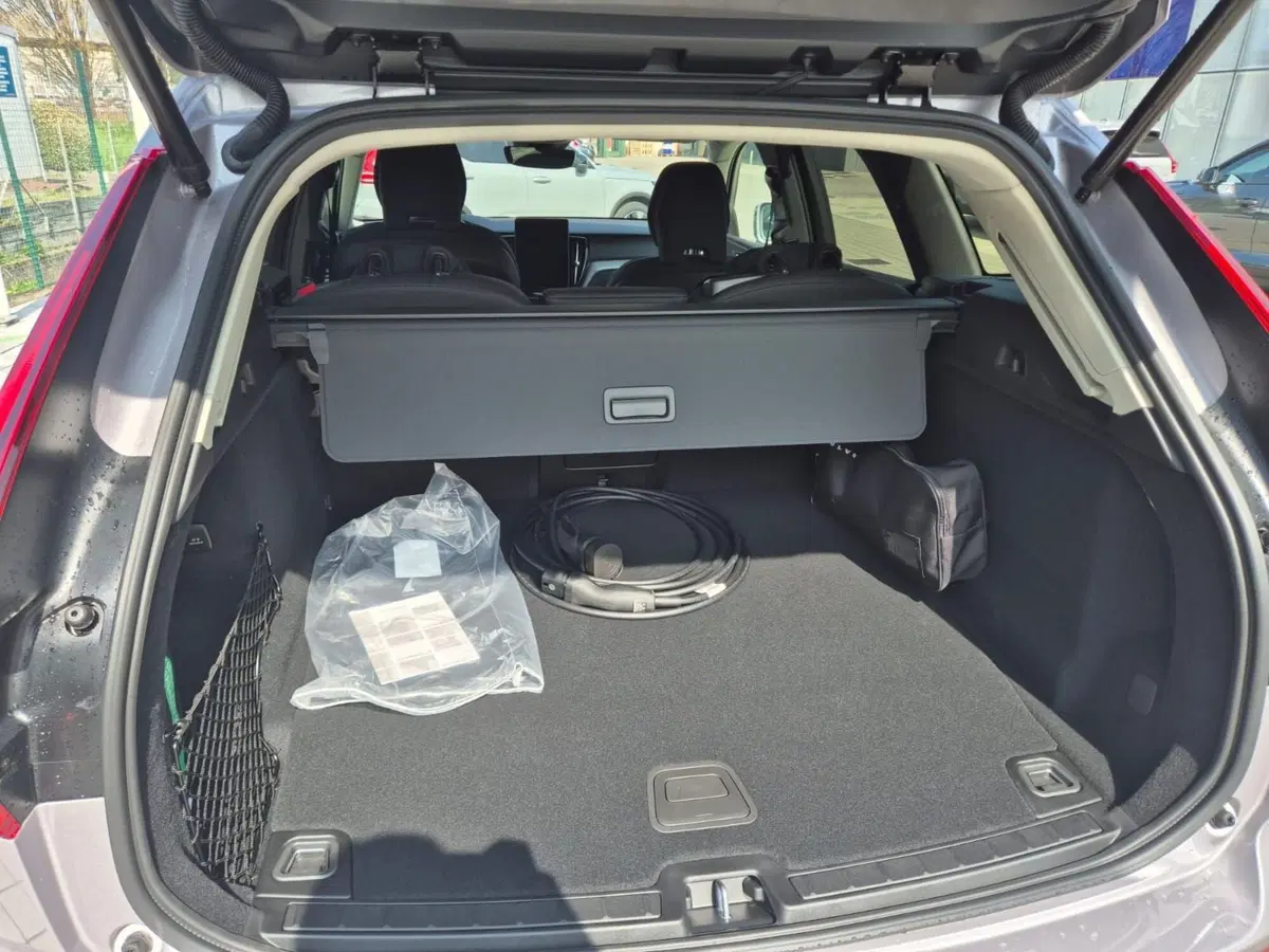 Volvo XC60 nuova a Como (13)