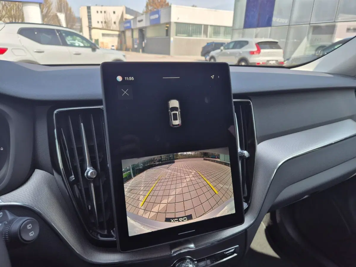 Volvo XC60 nuova a Como (14)