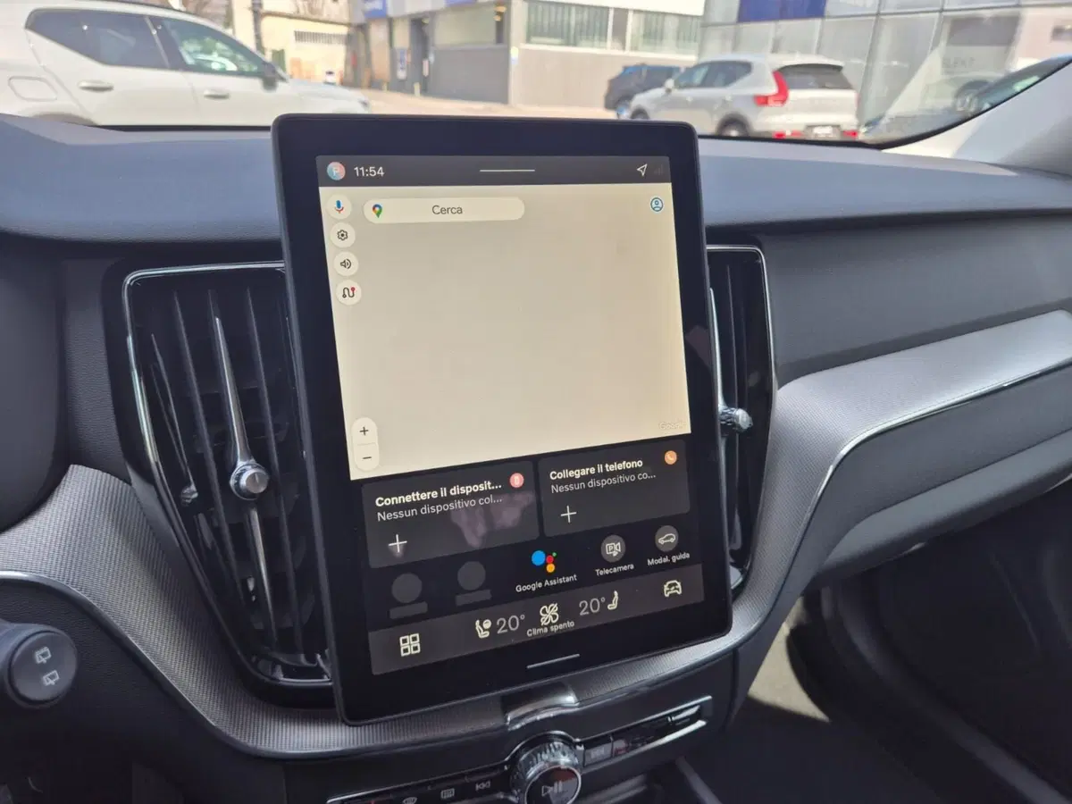 Volvo XC60 nuova a Como (15)