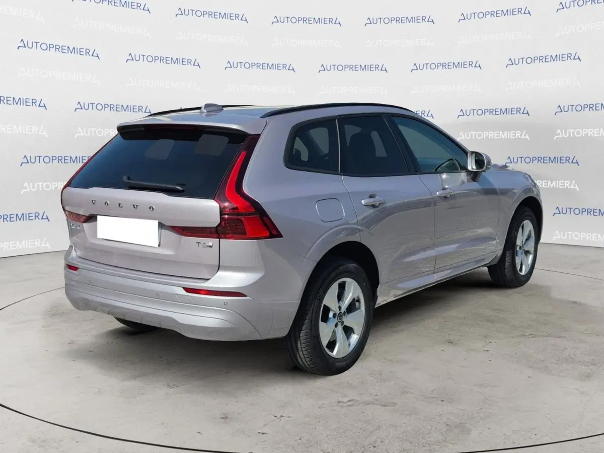 Volvo XC60 nuova a Como (4)
