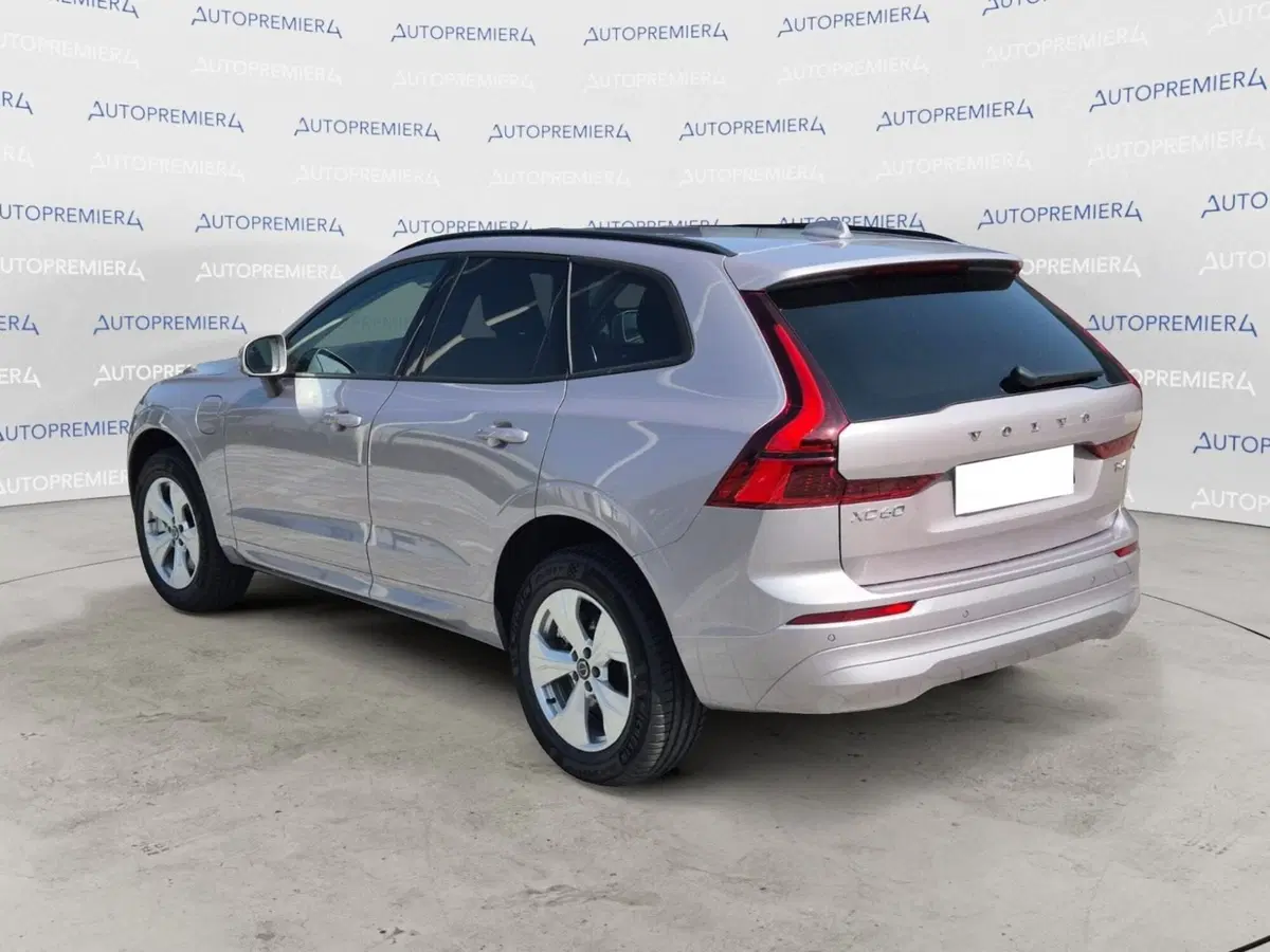 Volvo XC60 nuova a Como (6)