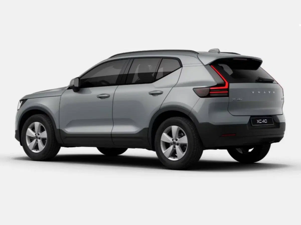 Volvo XC40 nuova a Como (3)