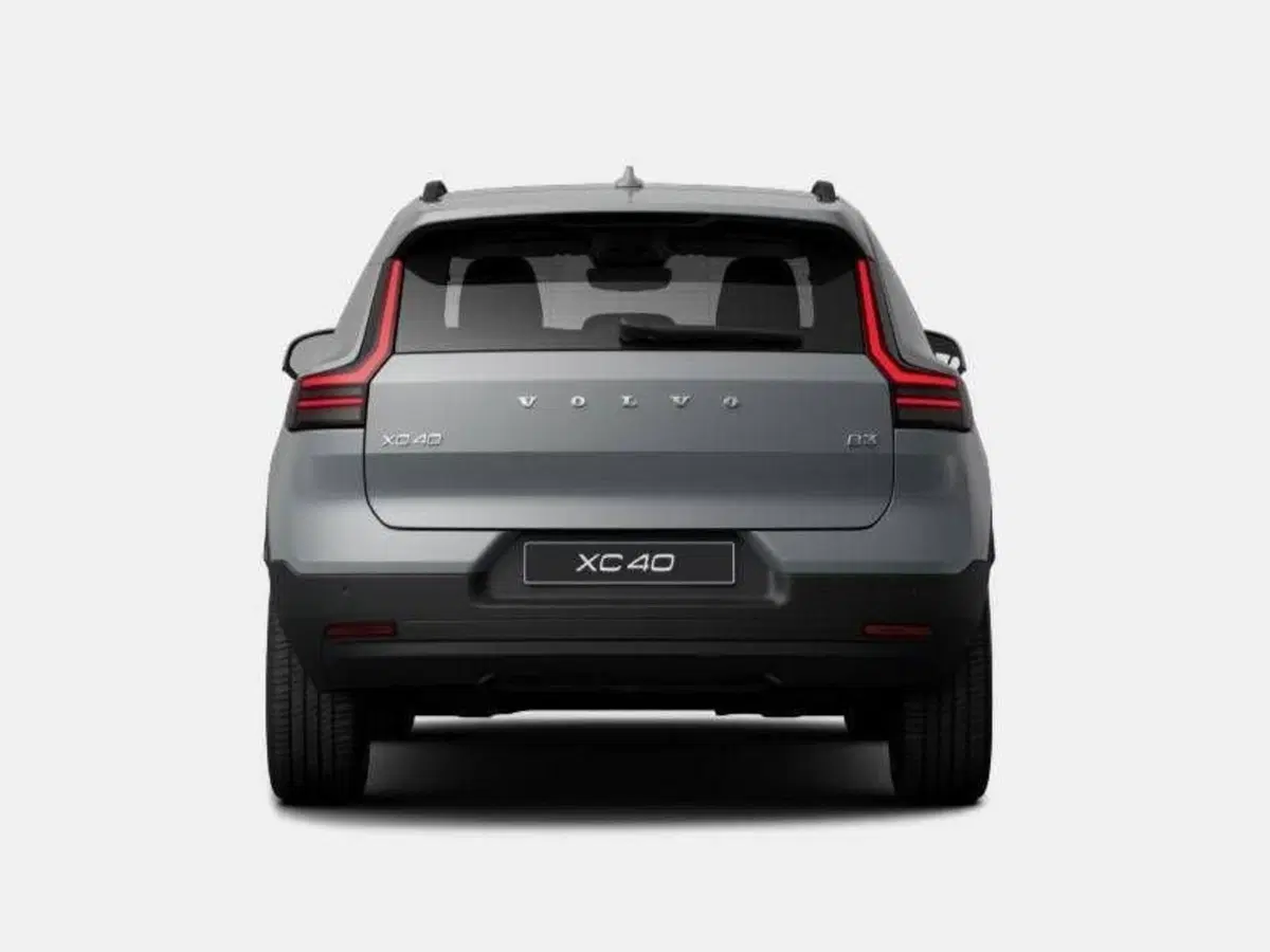 Volvo XC40 nuova a Como (4)