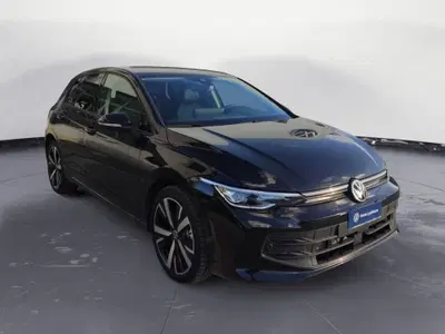Volkswagen Golf 1.5 tsi ehybrid Edition 204cv dsg del 2025 usata a Benevento