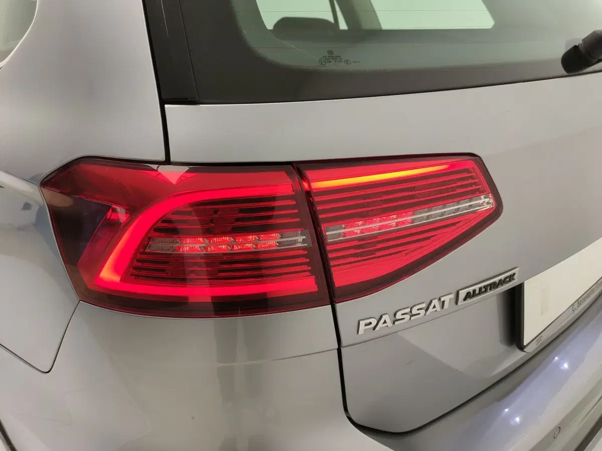 Volkswagen Passat Variant usata a Avellino (13)