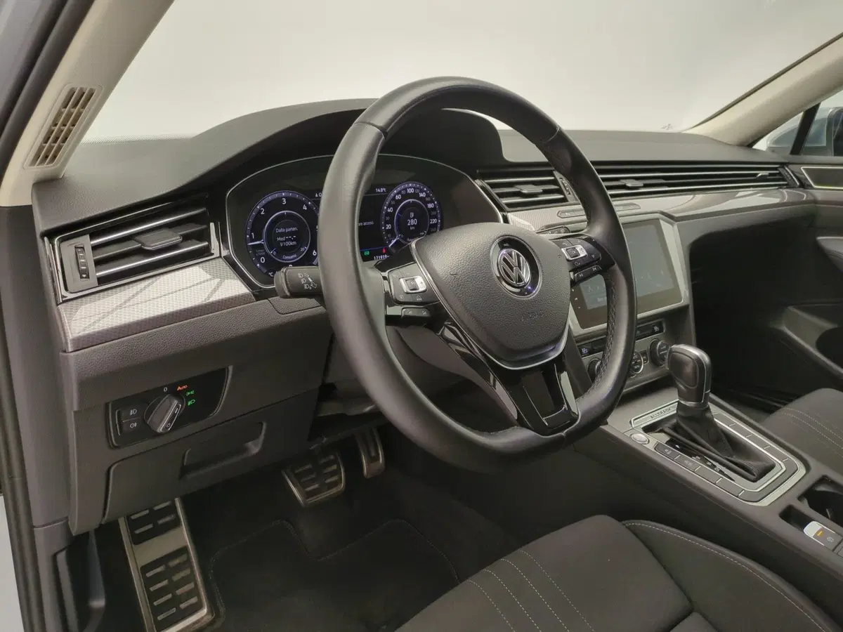 Volkswagen Passat Variant usata a Avellino (15)