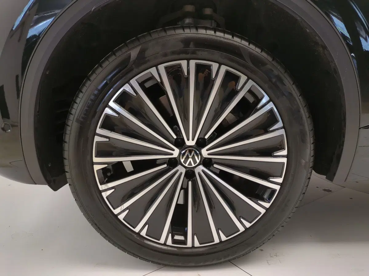 Volkswagen Touareg usata a Avellino (9)