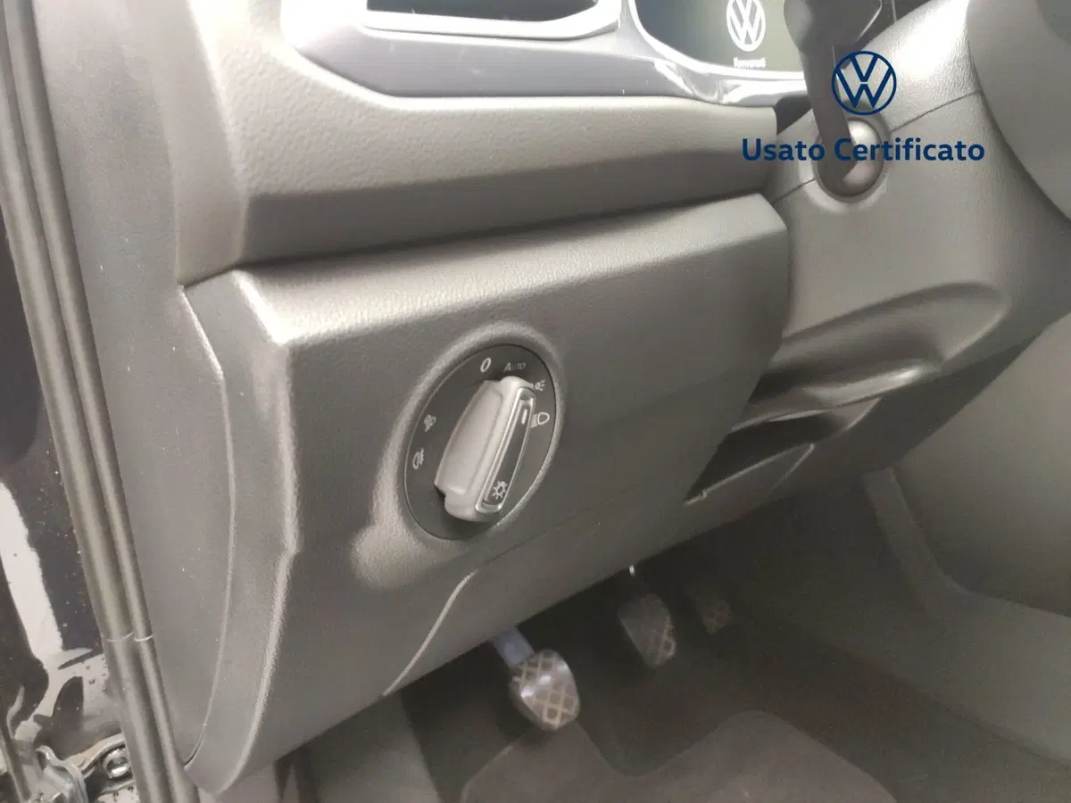 Volkswagen T-Roc usata a Avellino (19)