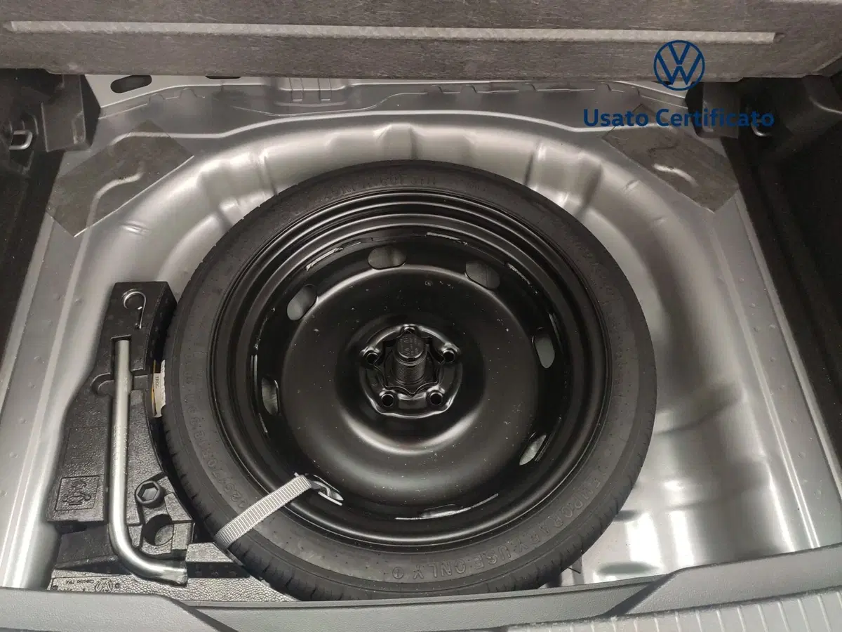 Volkswagen T-Roc usata a Avellino (11)