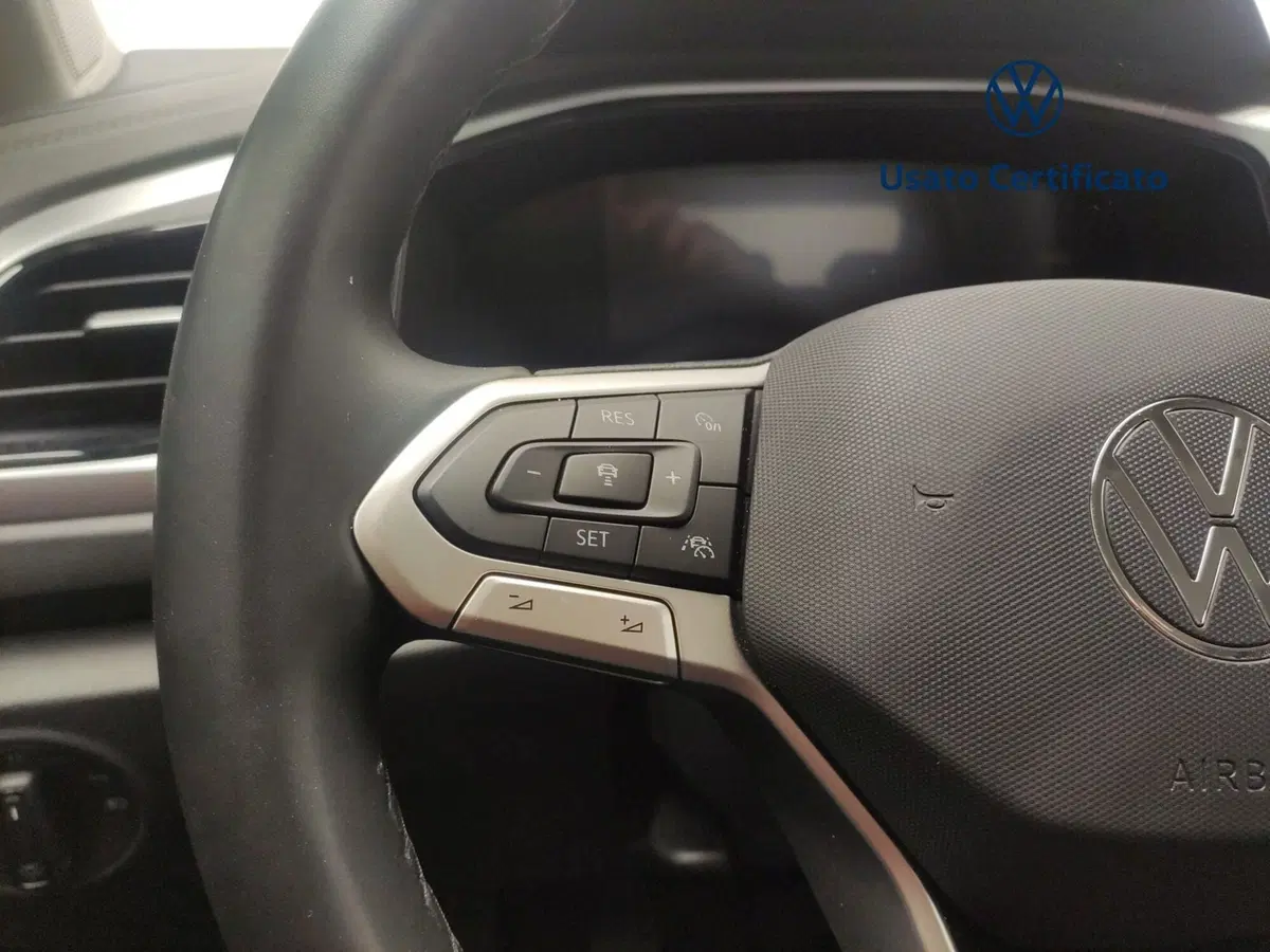 Volkswagen T-Roc usata a Avellino (18)
