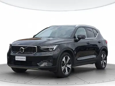 Volvo XC40 T4 Recharge Plug-in Hybrid R-design del 2023 usata a Alba