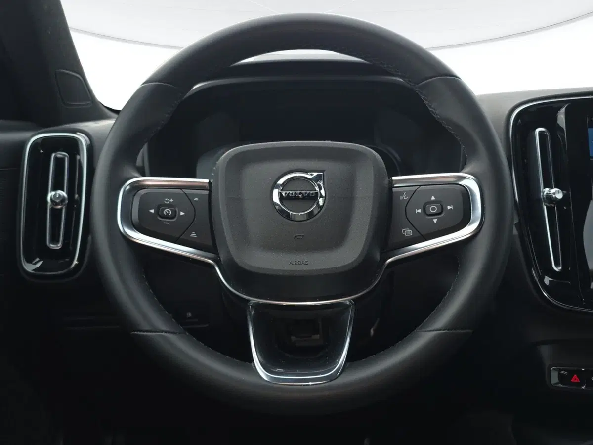Volvo XC40 usata a Cuneo (9)