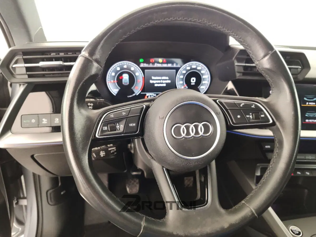 Audi A3 Sedan usata a Massa-Carrara (13)