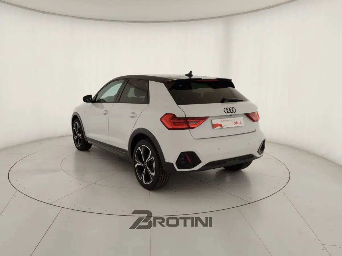 Audi A1 allstreet usata a Massa-Carrara (2)