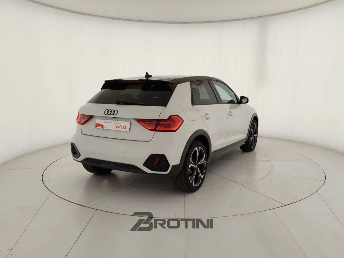 Audi A1 allstreet usata a Massa-Carrara (3)