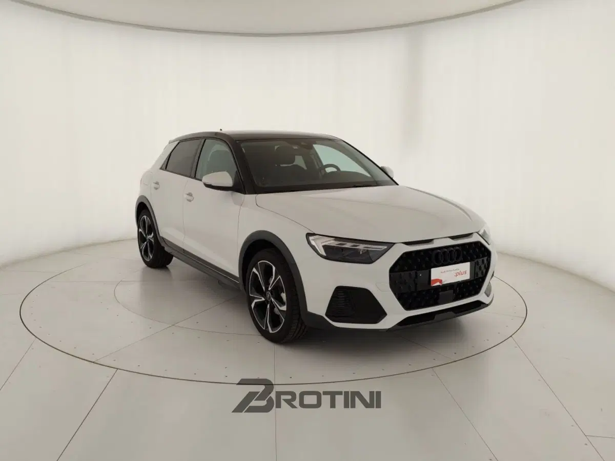 Audi A1 allstreet usata a Massa-Carrara (4)