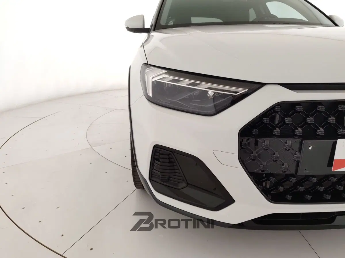Audi A1 allstreet usata a Massa-Carrara (5)