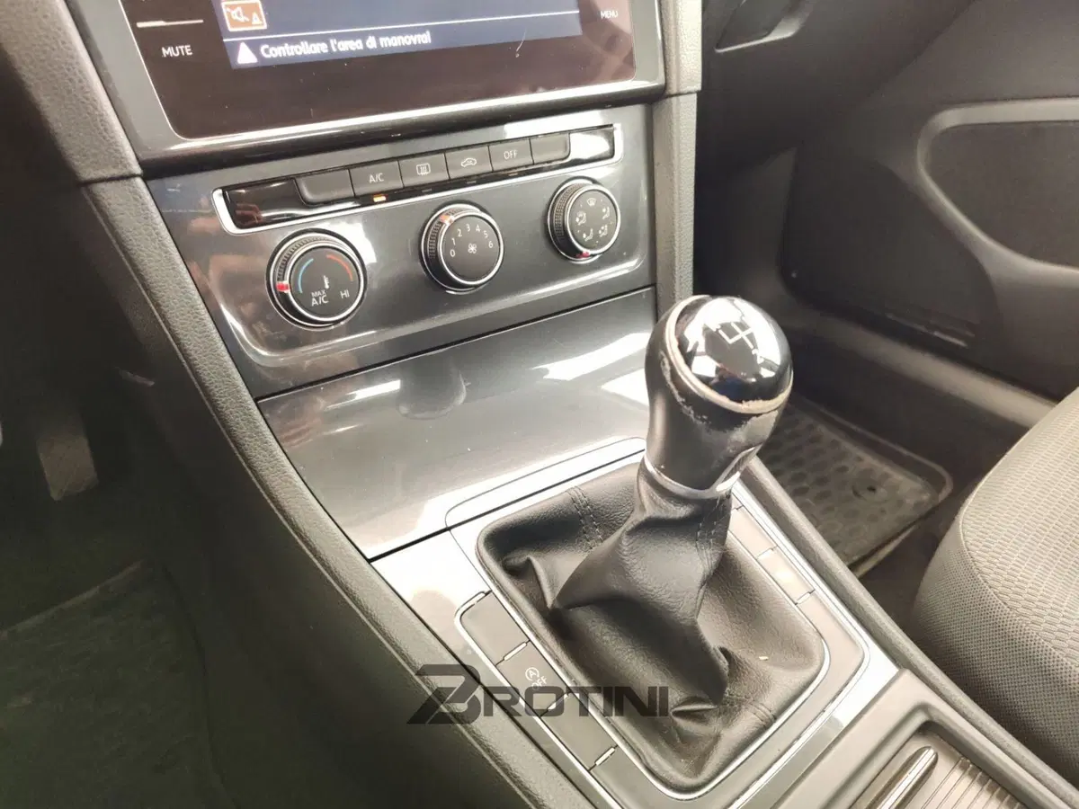 Volkswagen Golf usata a Massa-Carrara (12)