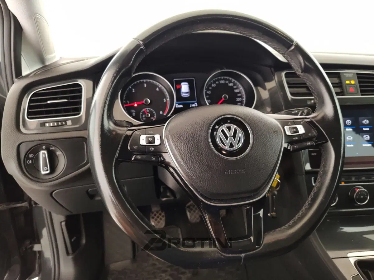 Volkswagen Golf usata a Massa-Carrara (15)