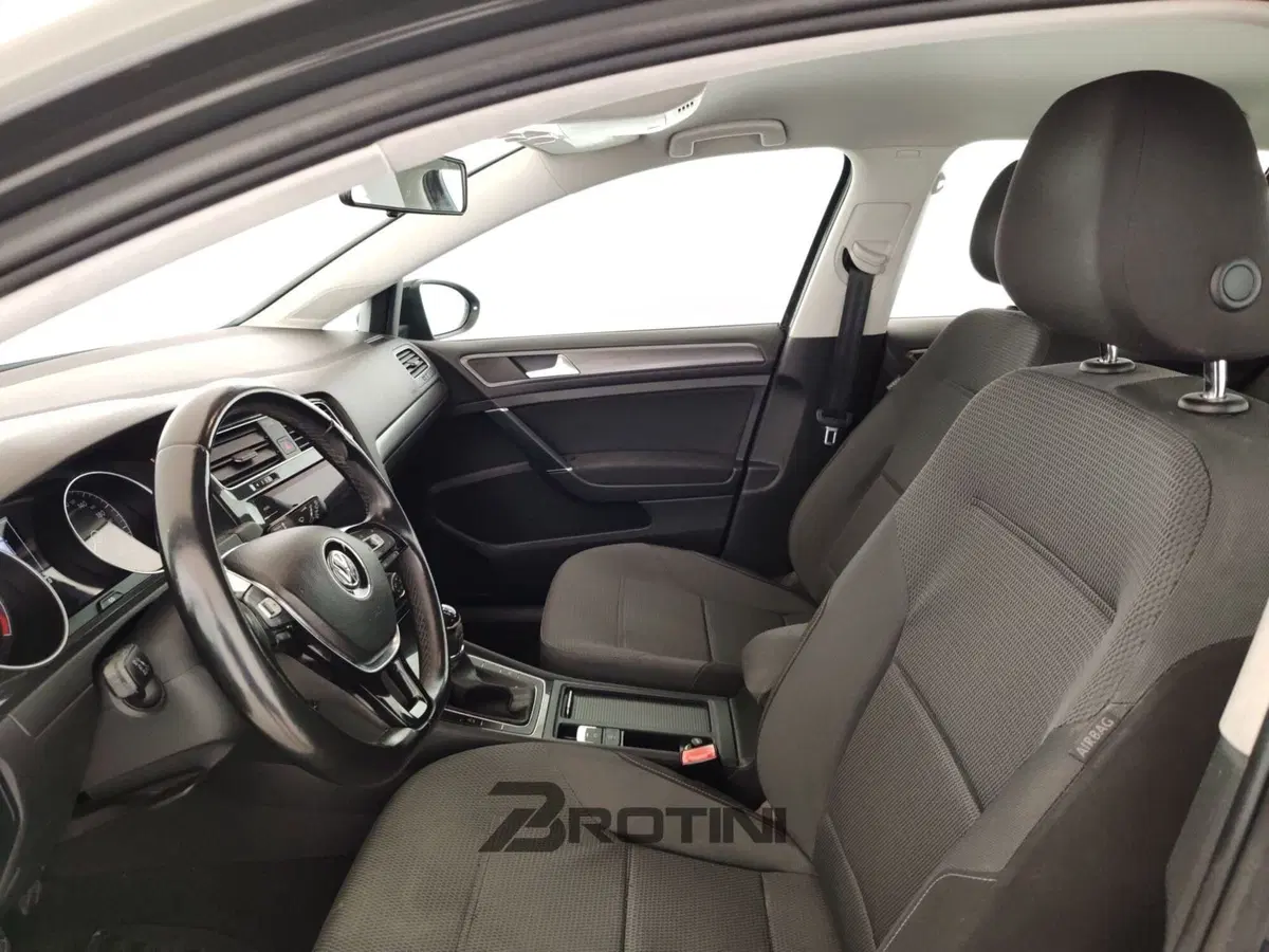 Volkswagen Golf usata a Massa-Carrara (7)