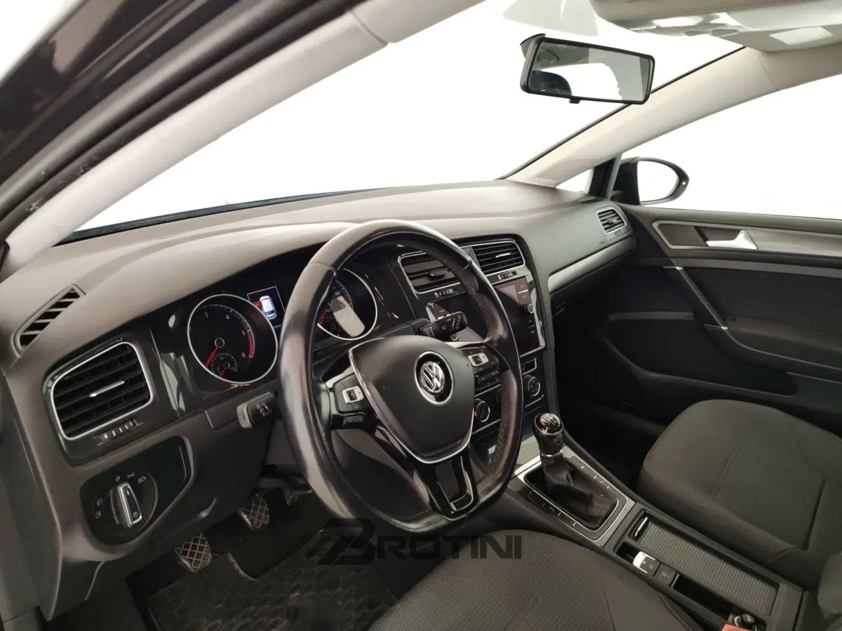Volkswagen Golf usata a Massa-Carrara (8)