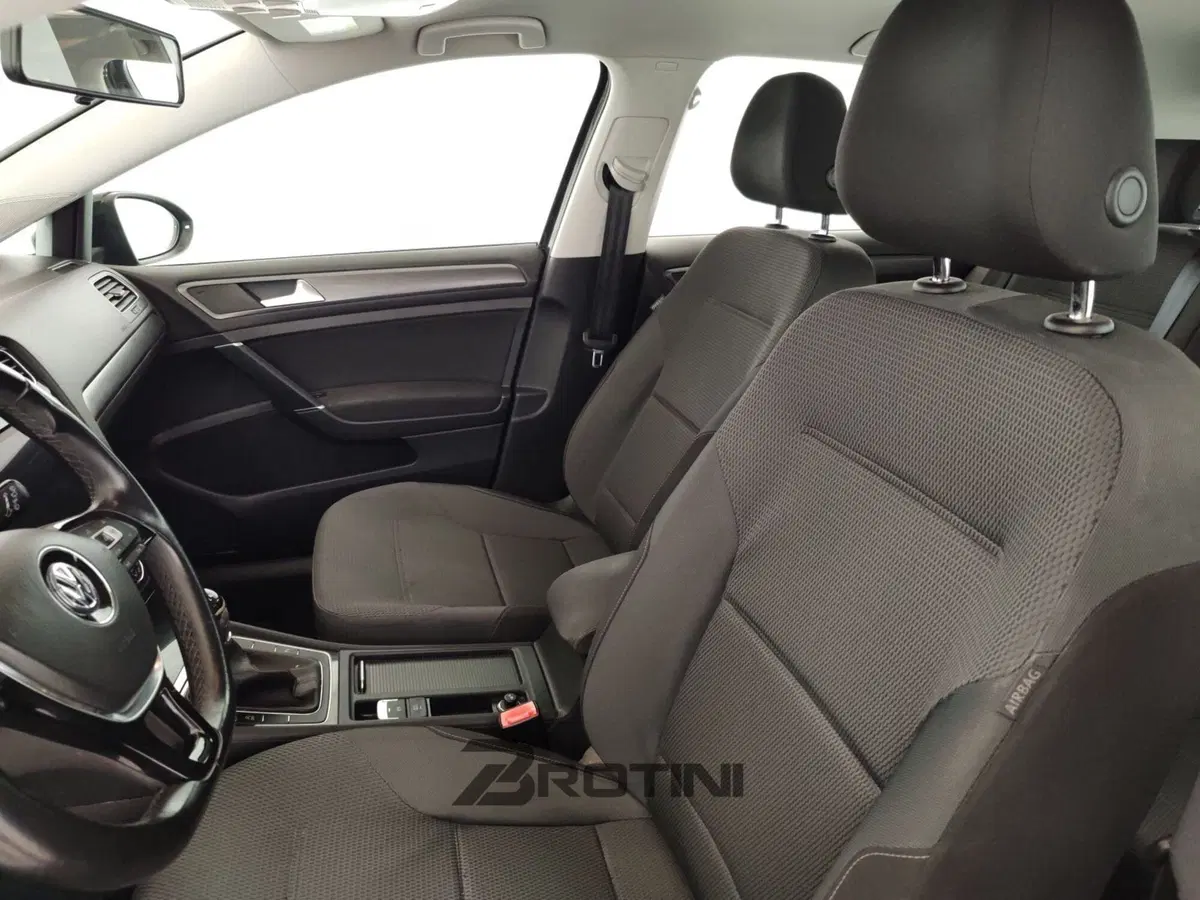 Volkswagen Golf usata a Massa-Carrara (9)