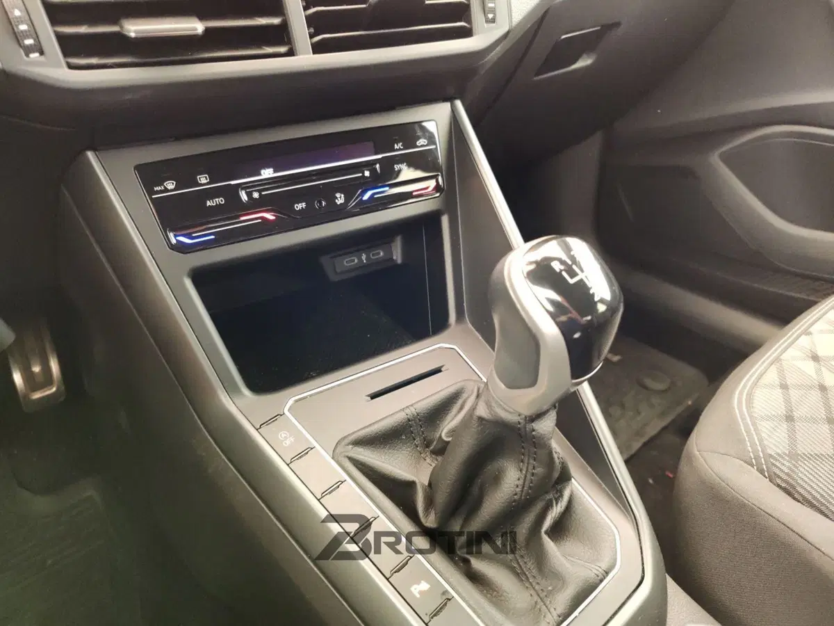 Volkswagen Polo usata a Massa-Carrara (12)