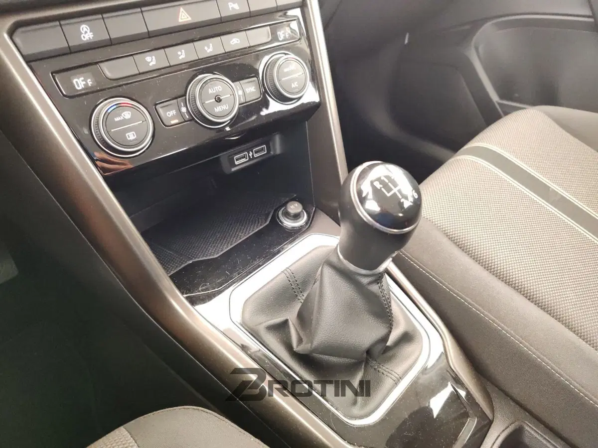 Volkswagen T-Roc usata a Massa-Carrara (11)