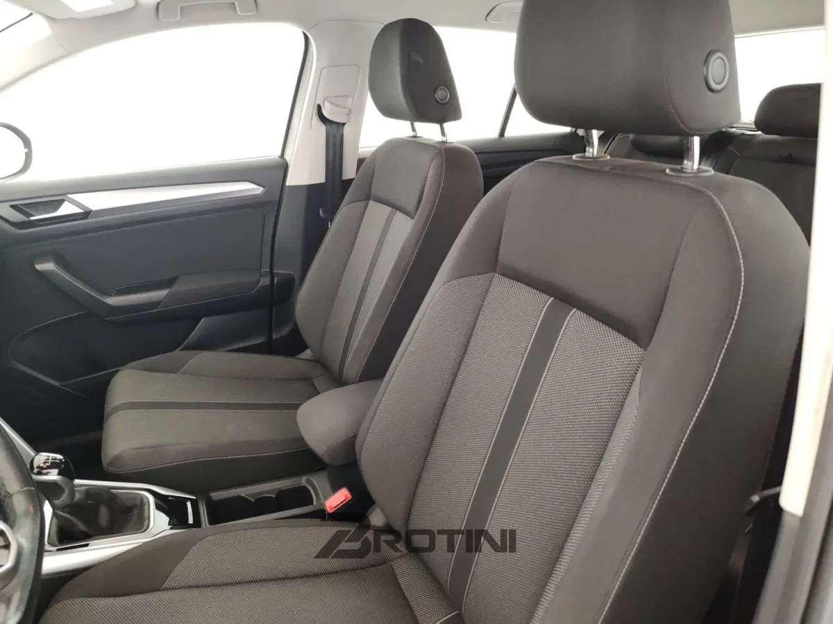 Volkswagen T-Roc usata a Massa-Carrara (9)