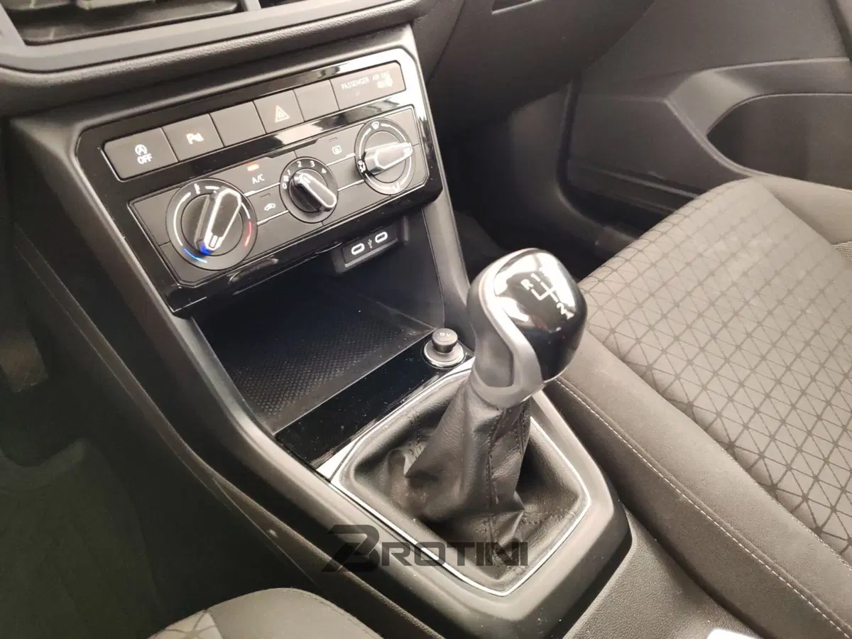 Volkswagen T-Cross usata a Massa-Carrara (12)