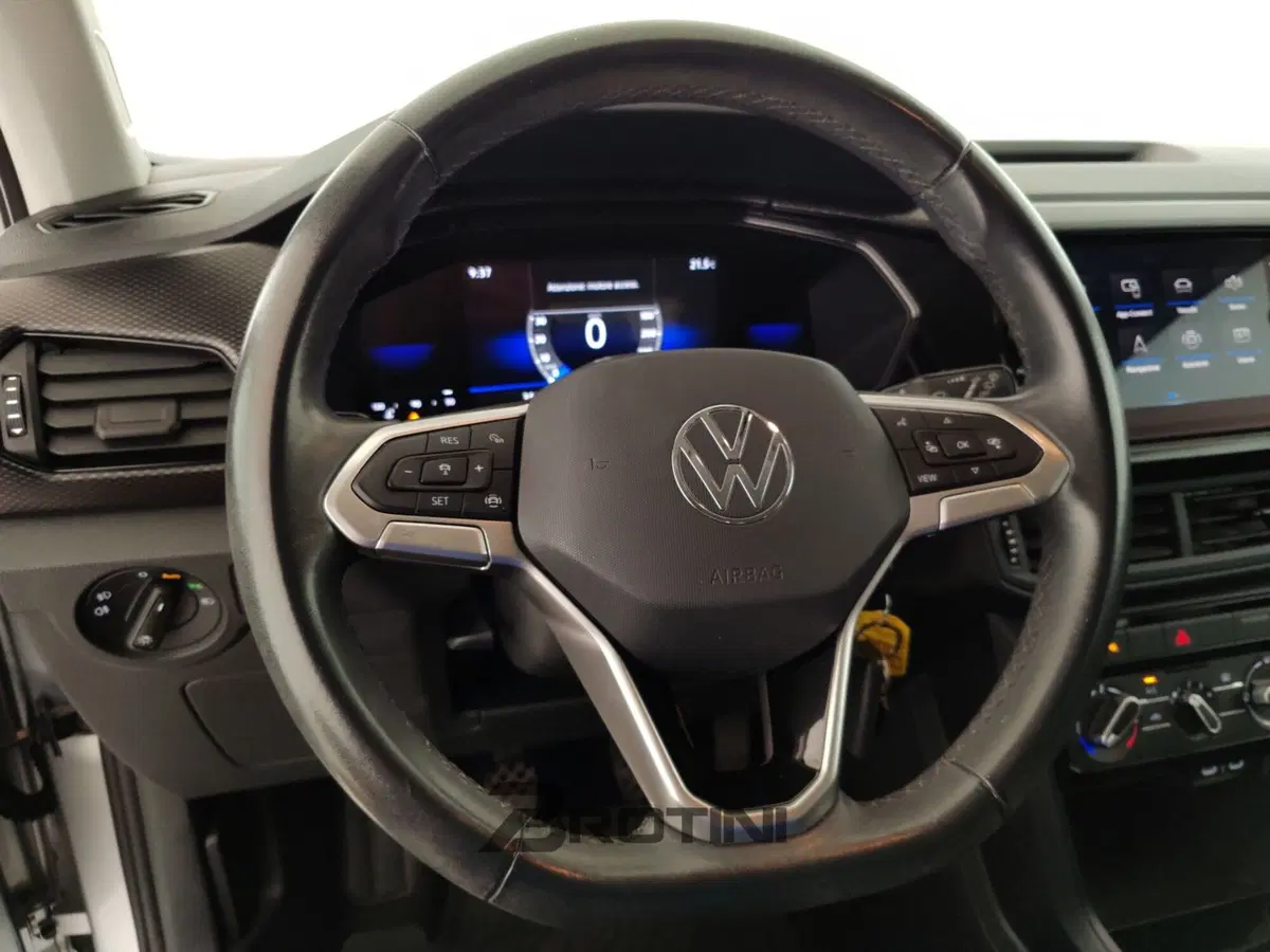 Volkswagen T-Cross usata a Massa-Carrara (13)