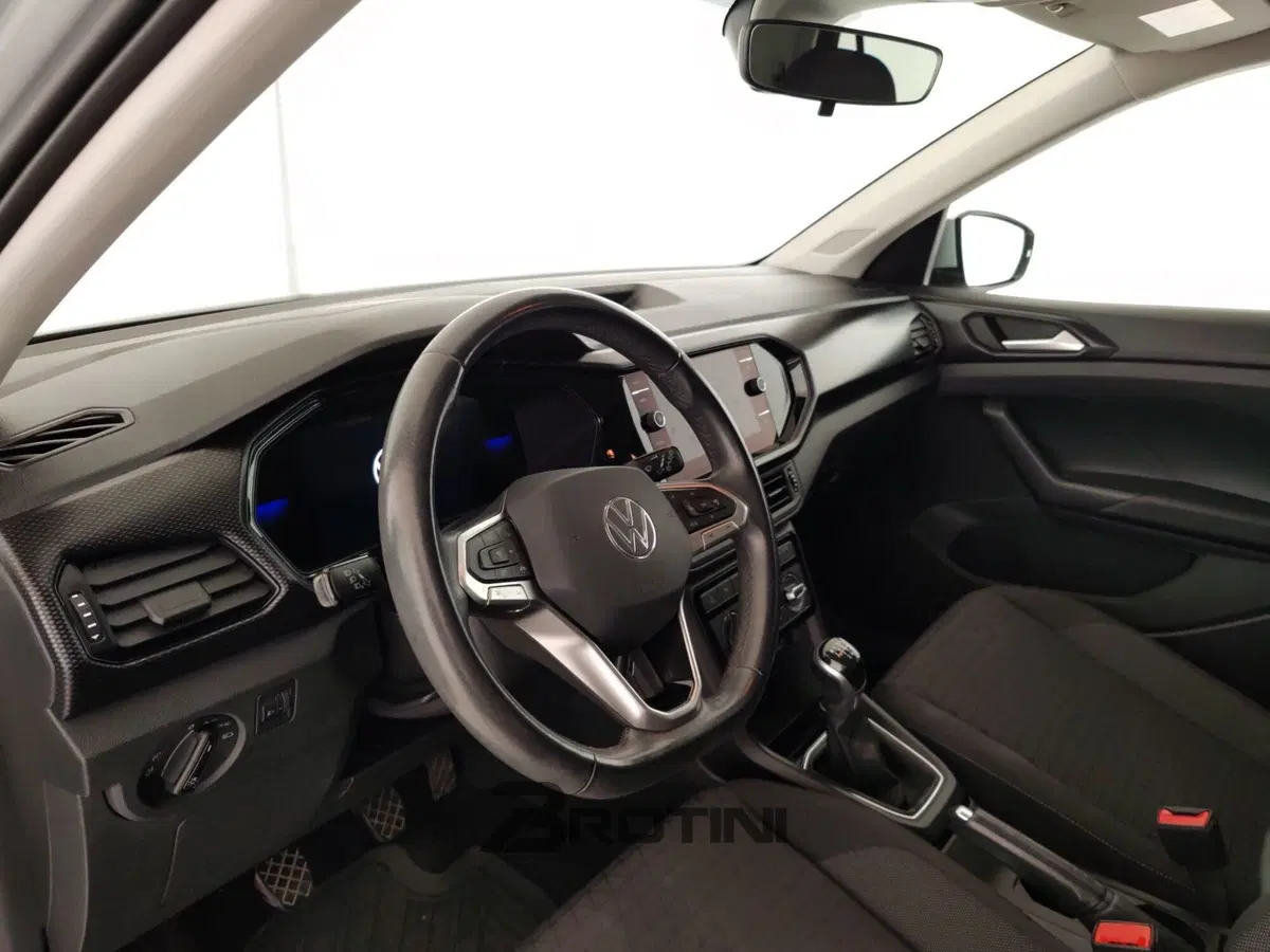 Volkswagen T-Cross usata a Massa-Carrara (8)