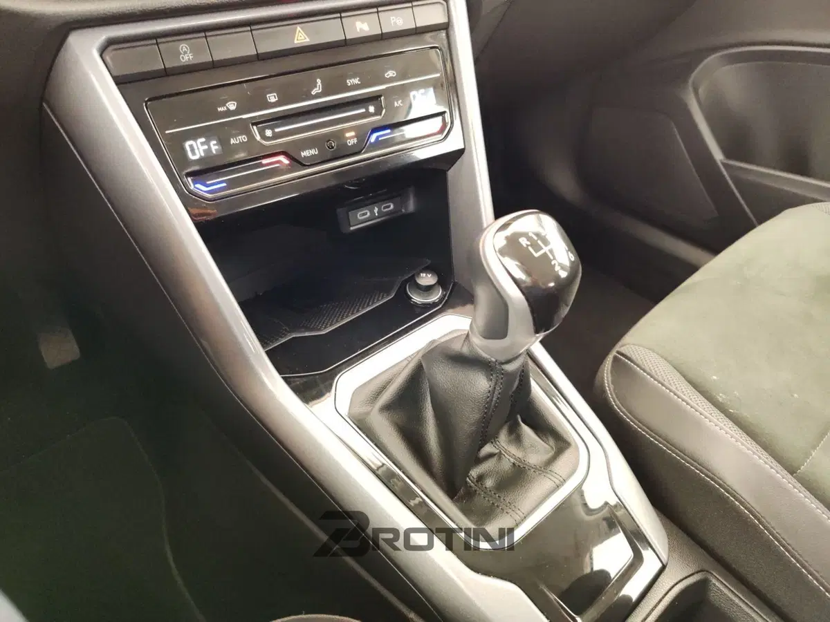 Volkswagen T-Roc usata a Massa-Carrara (12)