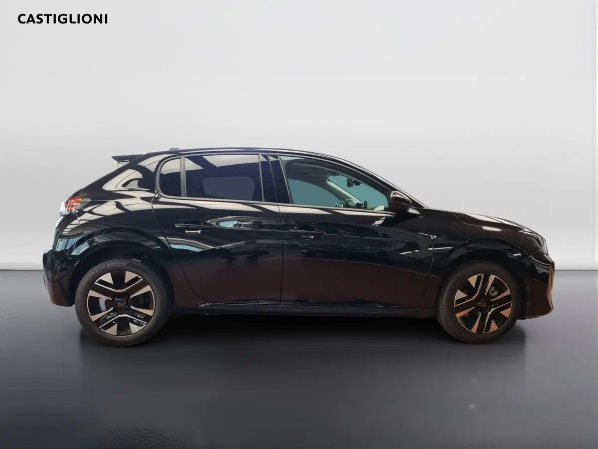 Peugeot 208 nuova a Varese (3)