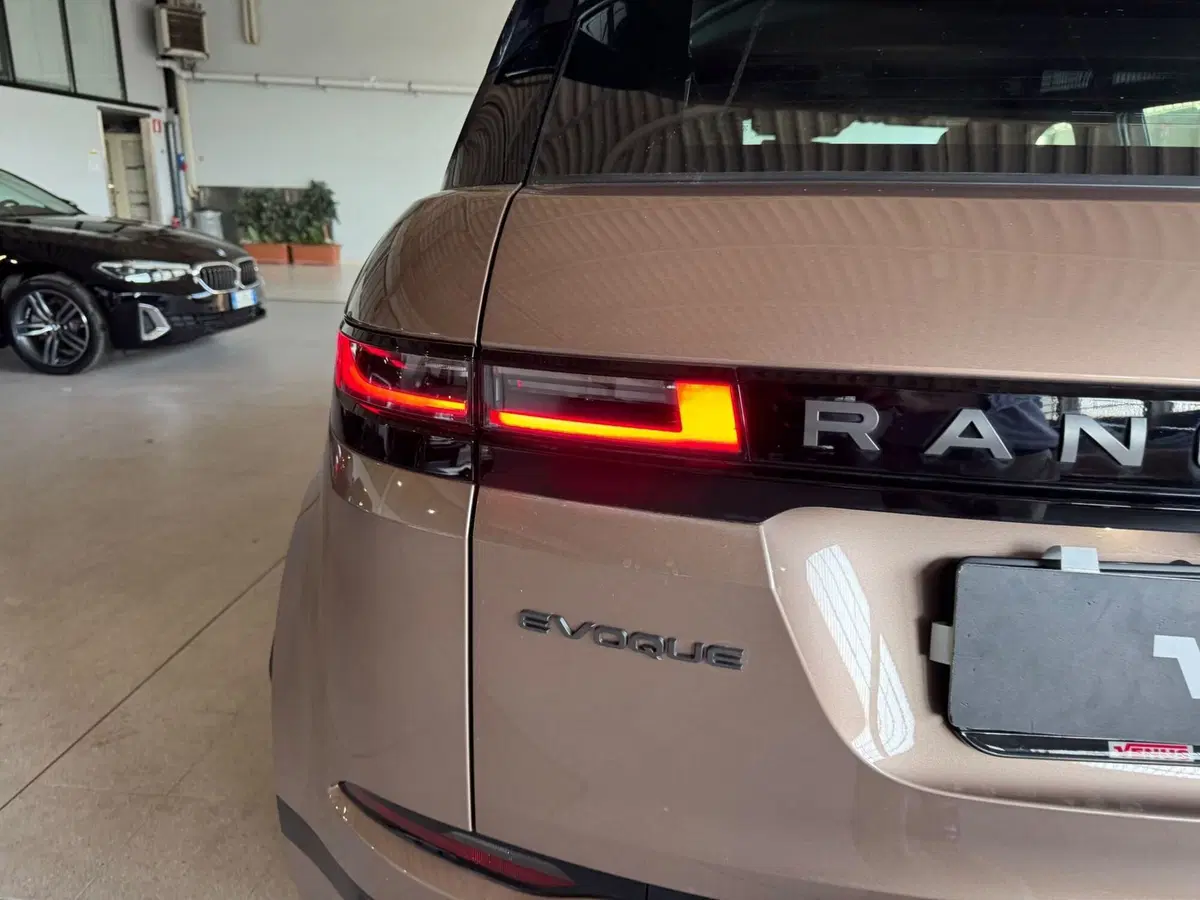 Land Rover Range Rover Evoque nuova a Monza e Brianza (20)