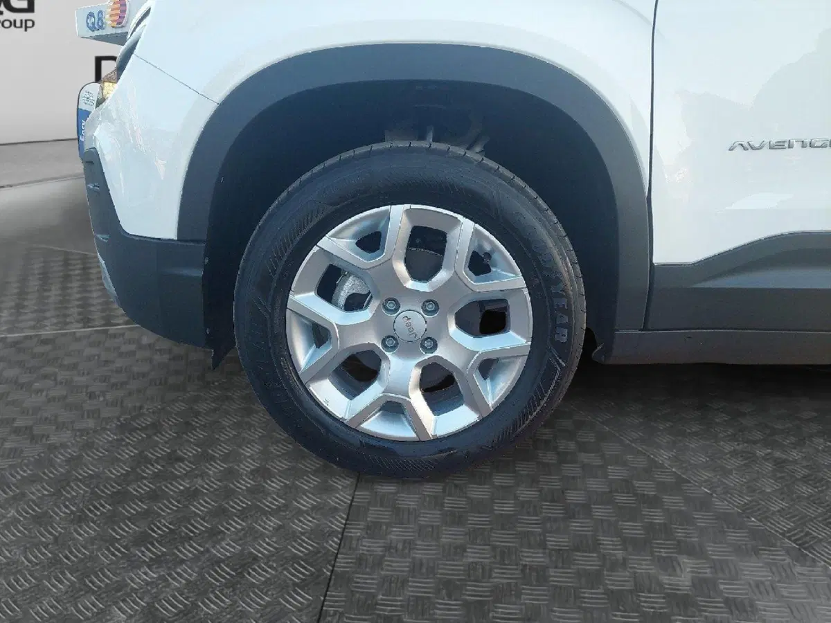 Jeep Avenger nuova a Modena (13)