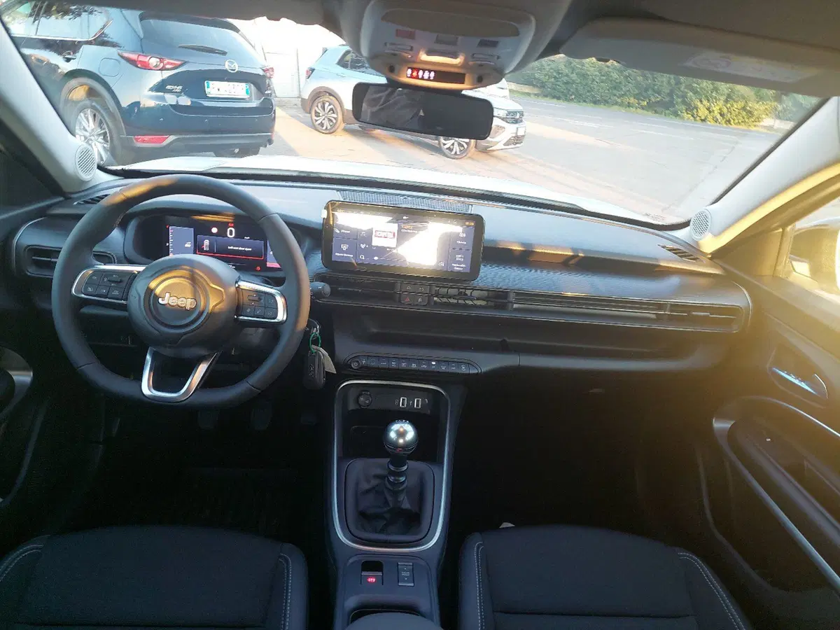 Jeep Avenger nuova a Modena (15)