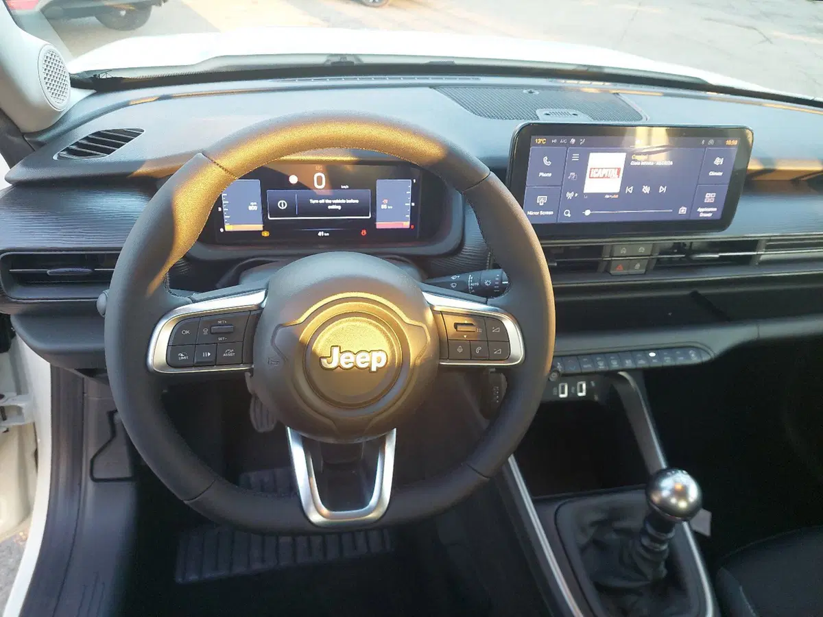 Jeep Avenger nuova a Modena (16)