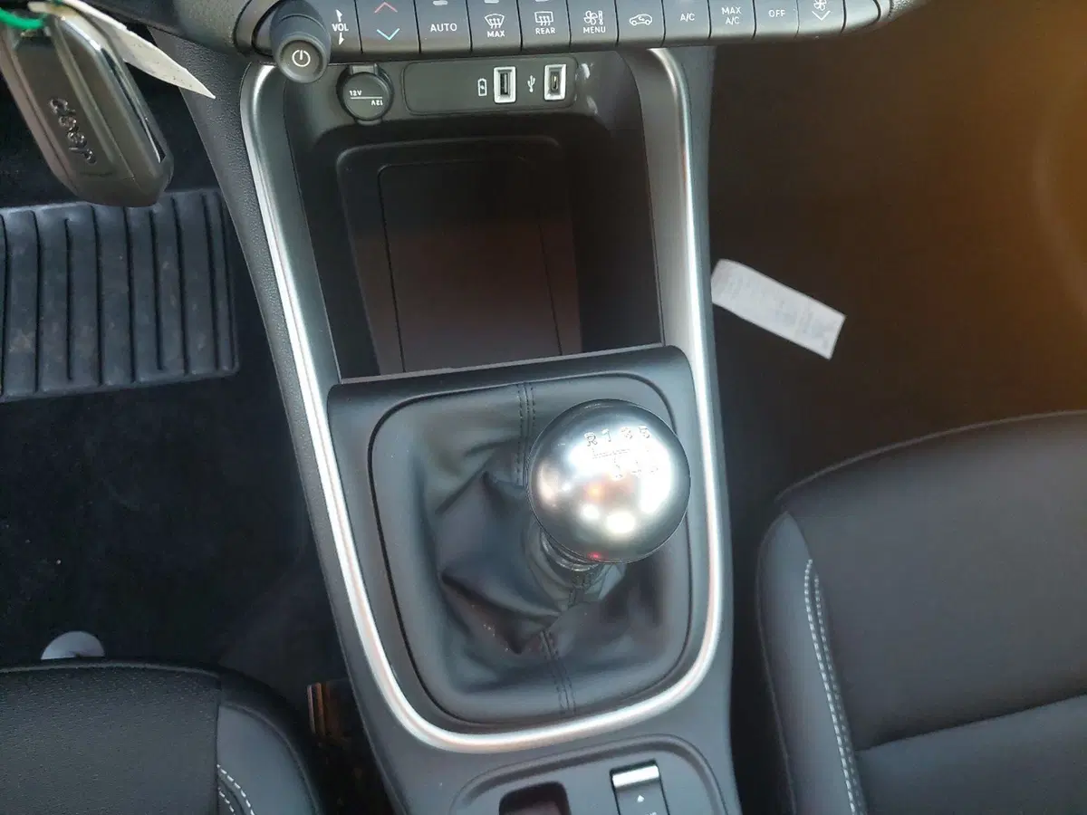 Jeep Avenger nuova a Modena (17)
