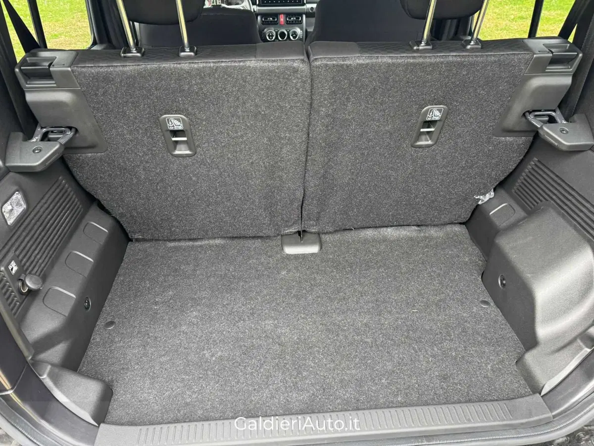 Suzuki Jimny nuova a Salerno (13)