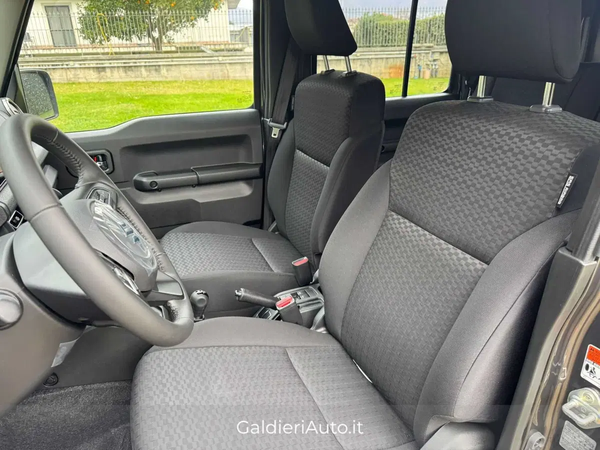 Suzuki Jimny nuova a Salerno (6)