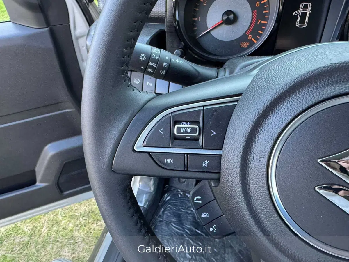 Suzuki Jimny nuova a Salerno (18)