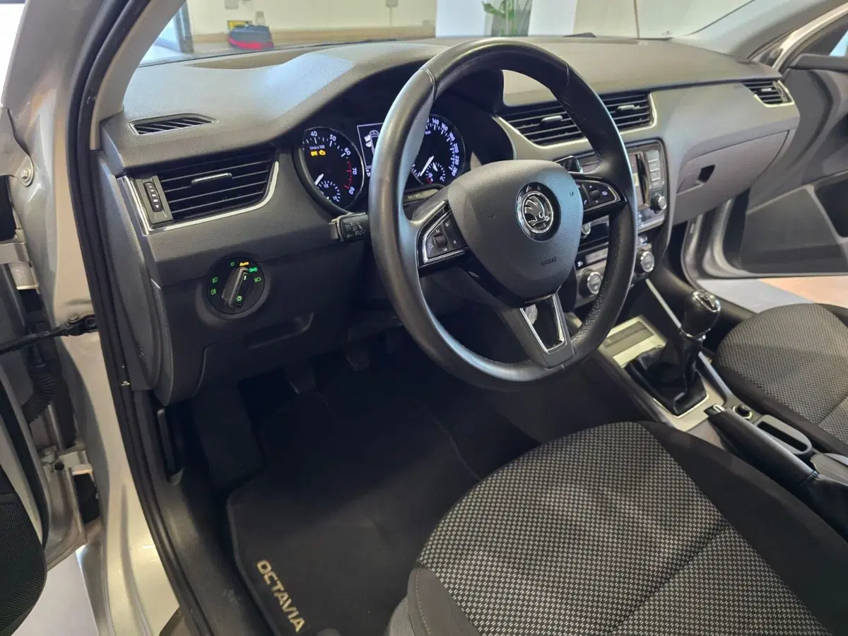 Skoda Octavia Station Wagon usata a Rimini (7)