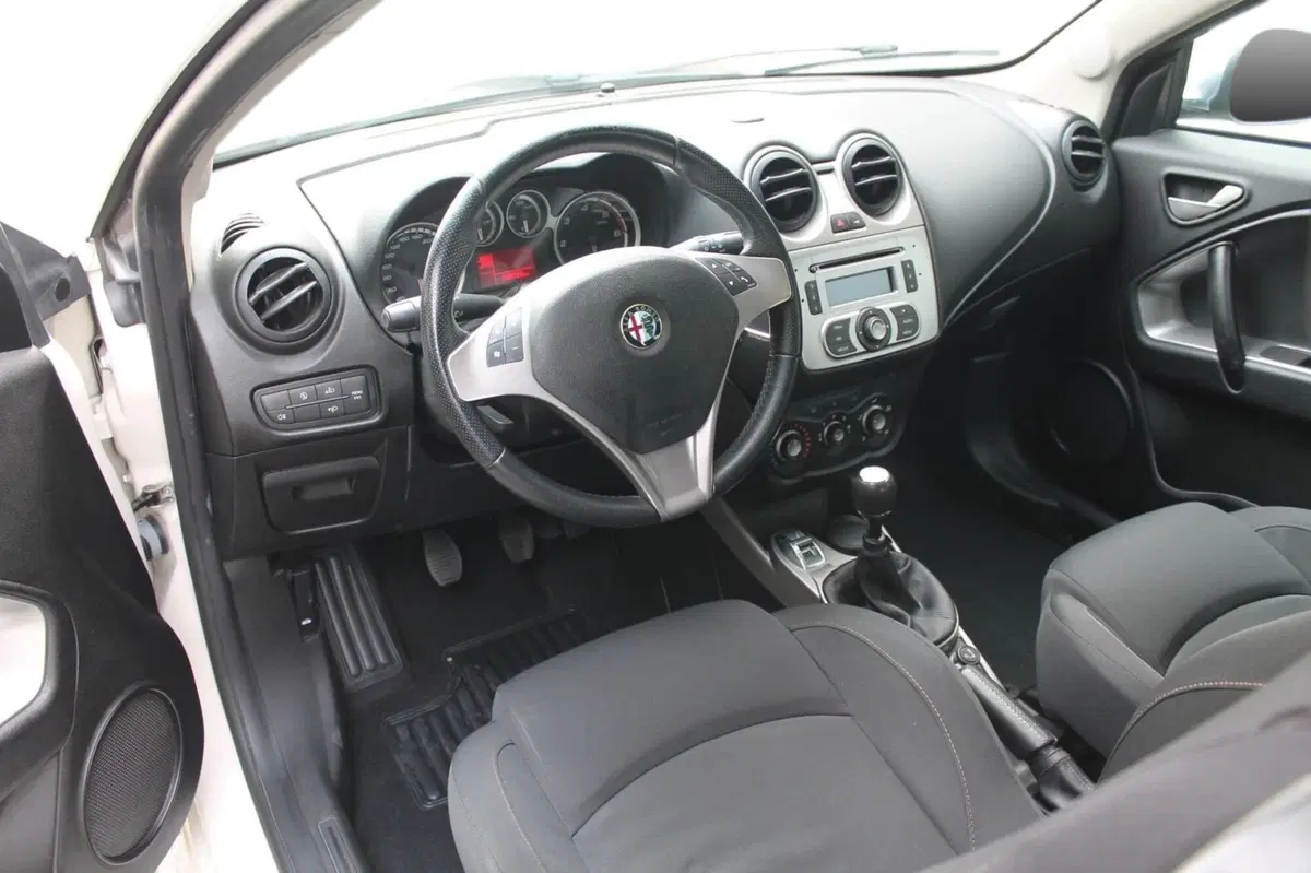Alfa Romeo MiTo usata a Cuneo (7)