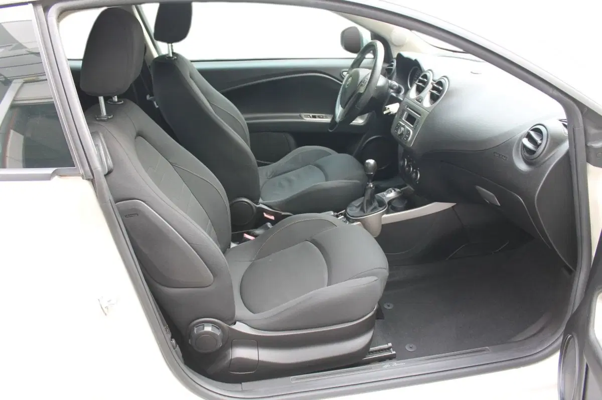 Alfa Romeo MiTo usata a Cuneo (8)