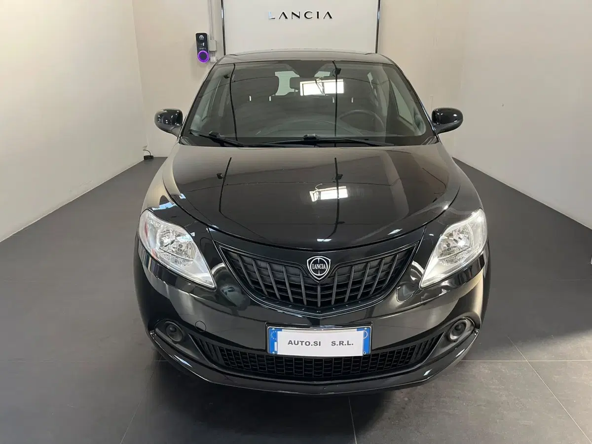 Lancia Ypsilon usata a Lucca (2)