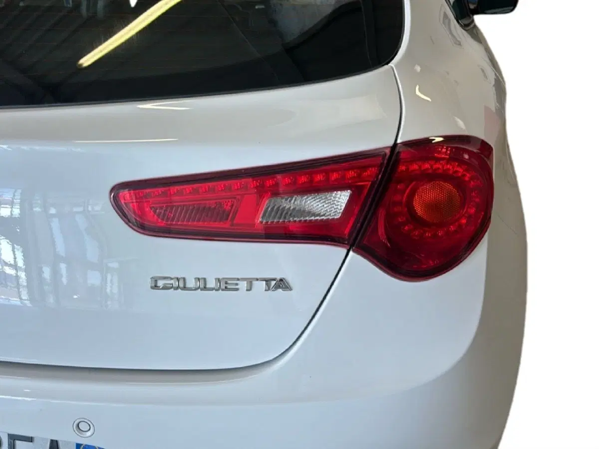 Alfa Romeo Giulietta usata a Arezzo (10)