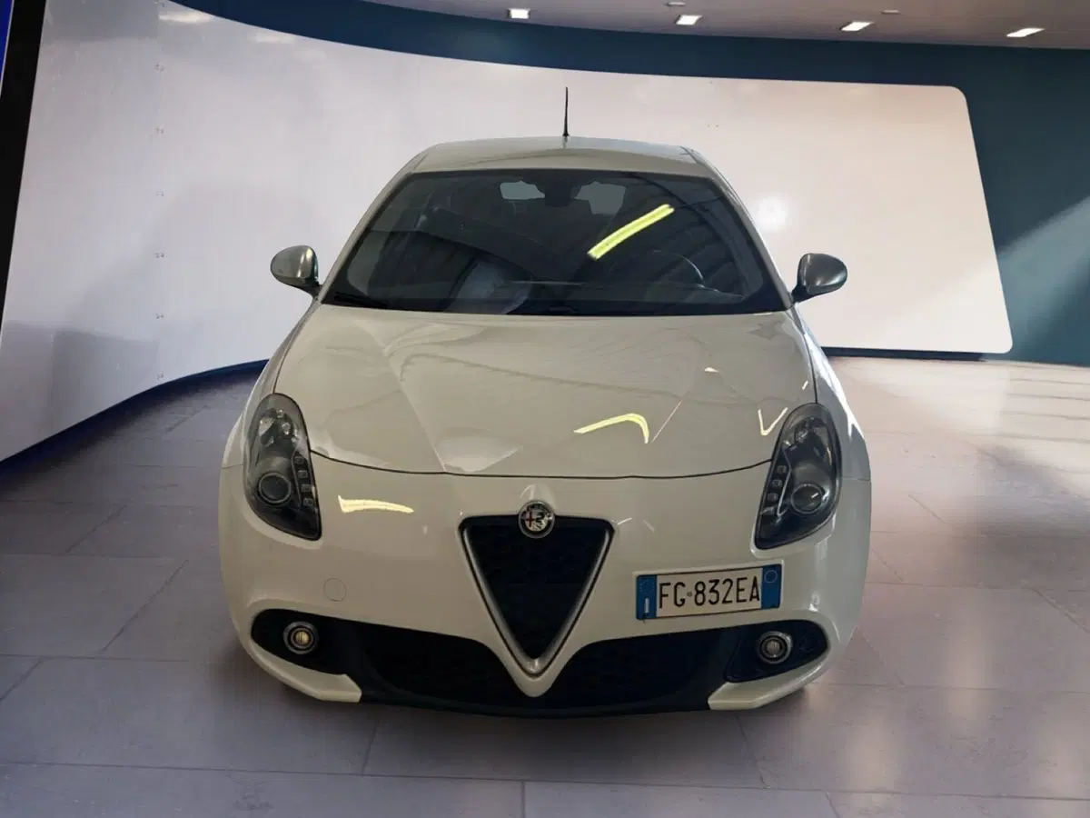 Alfa Romeo Giulietta usata a Arezzo (5)