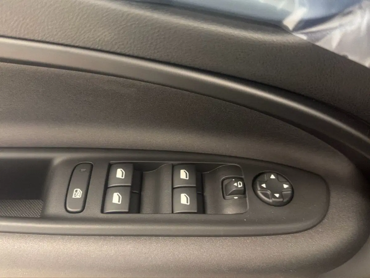 Alfa Romeo Junior nuova a Palermo (9)